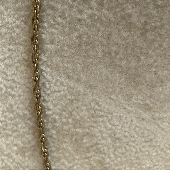 Vintage Avon Copper Pendant Necklace Dainty - Picture 2 of 7